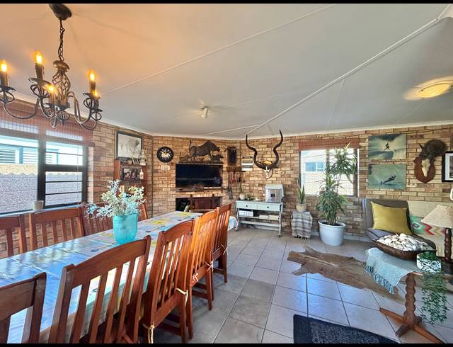 4 BEDROOM HOUSE FOR SALE IN KABELJAUWS